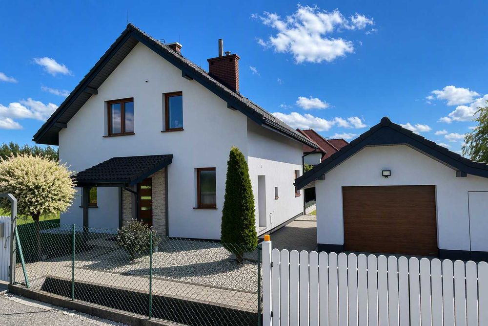 Gotowy do zamieszkania dom 127 m² z garażem i ogrodem – Międzyrzecze Górne, prywatnie
