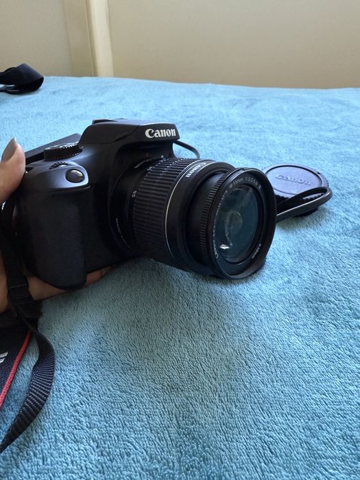 Máquina fotográfica Canon EOS 4000D
