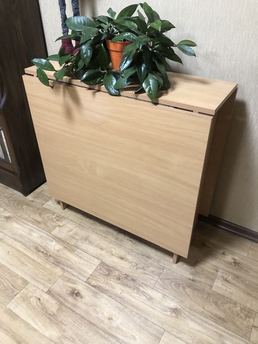 Стіл  складний, книжка