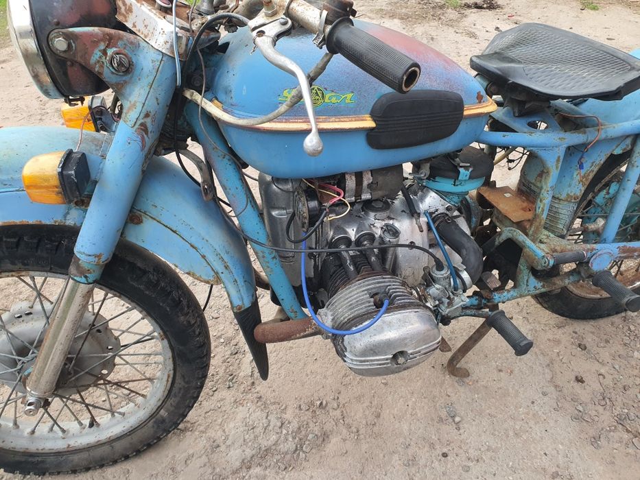 Мотоцикл Урал с коляской.