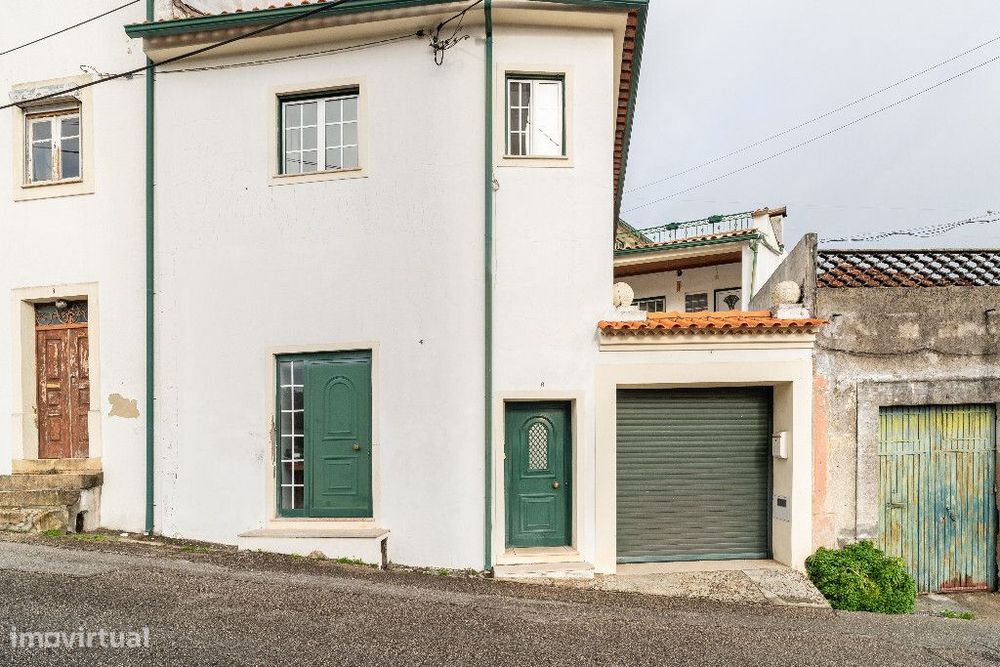 Moradia M3 + 1 com aparcamento em  Castelo Viegas, santa Clara