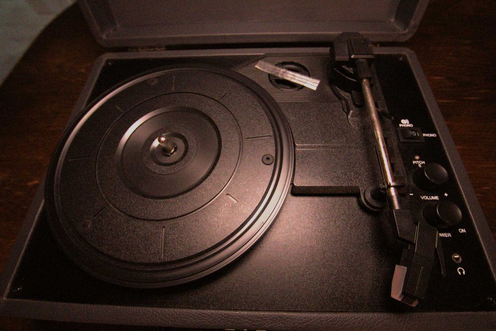 Crosley Cruiser Plus - Przenośny gramofon (praktycznie nowe)