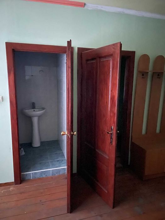 Продається ГОТЕЛЬ в смт. Солотвино