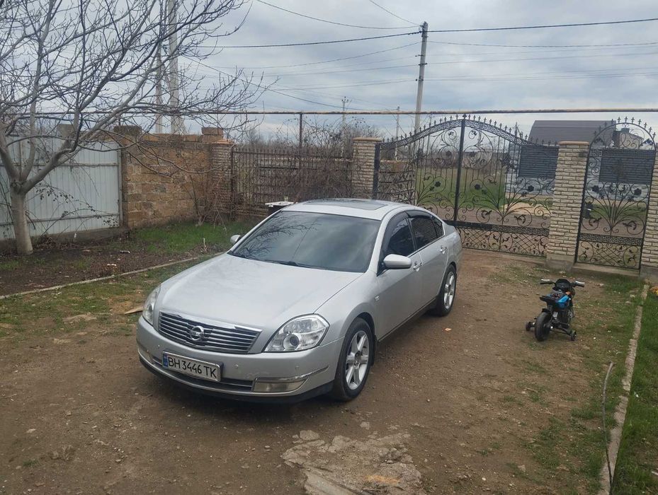 Продам срочно автомобиль