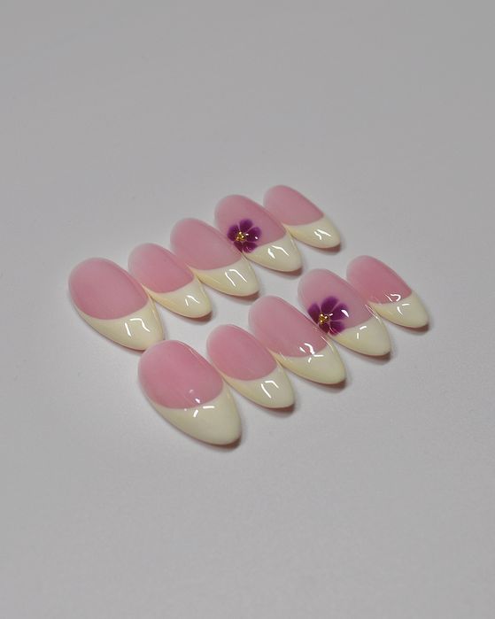 Press on nails tipsy