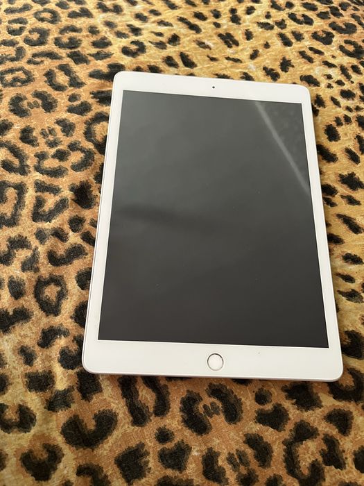 IPad 8 /32 gb 2020 року