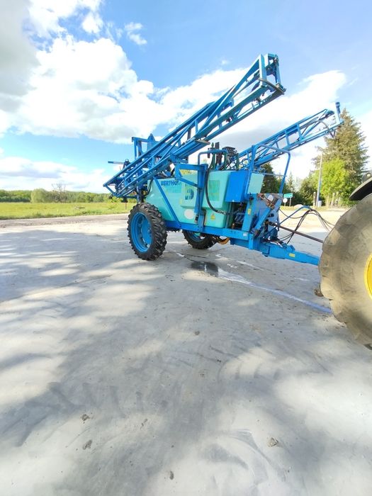 Opryskiwacz berthoud 3200 litrów