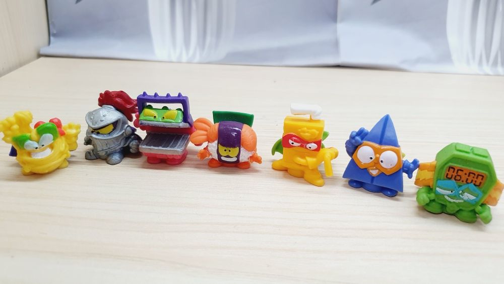 SuperZings фігурки башні машинки