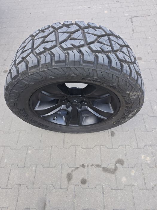 Alufelgi  z oponami ram 1500 20 cali 33x12.50 r20