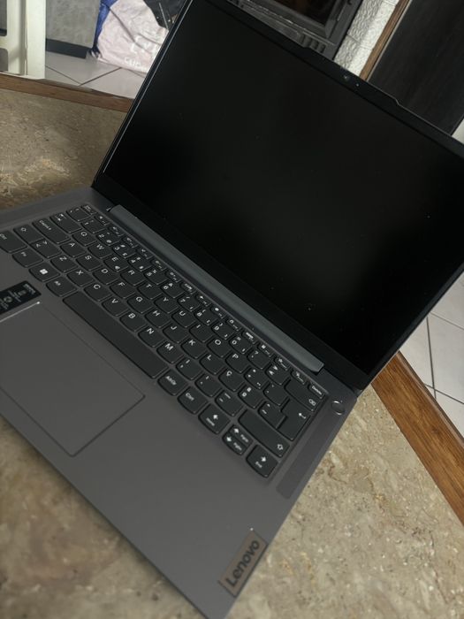 Lenovo IdeaPad Slim 3 – 16GB RAM / 512GB SSD – Como Novo
