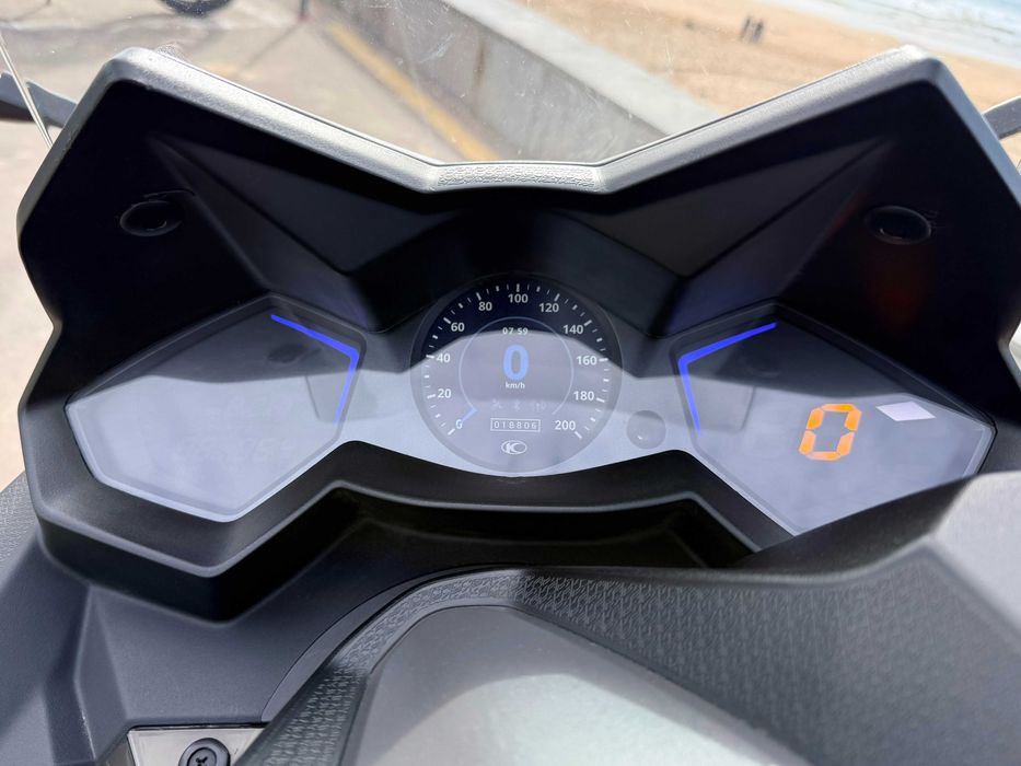 Maxiscooter KYMCO AK550