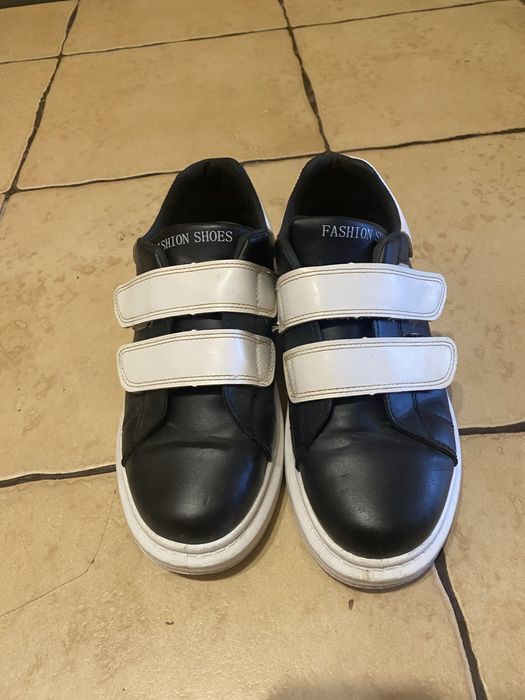 Кросівки на липучках