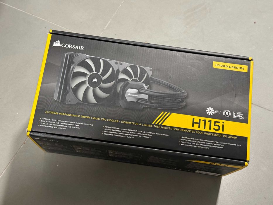 Water cooling CPU Corsair H115i 280mm