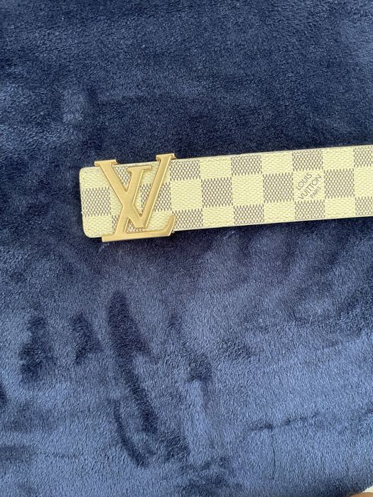 Cinto LV na cor creme