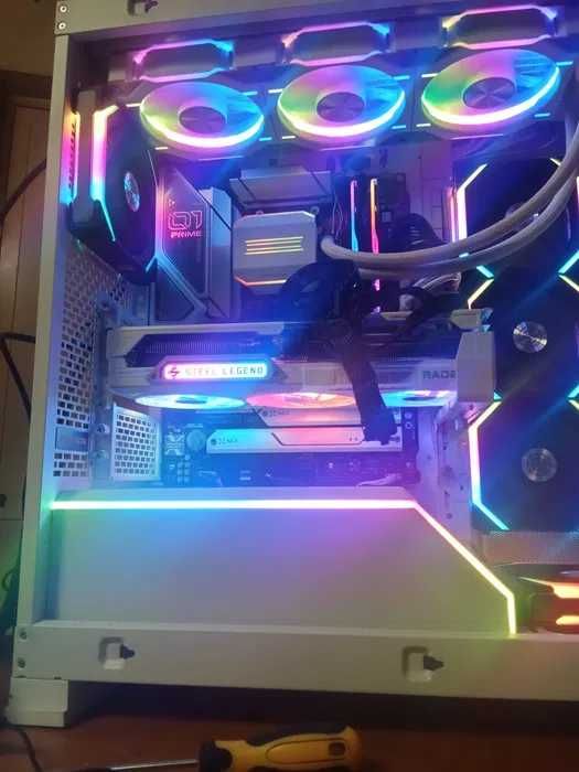 pc gaming high end - ryzen 9 7950X3D - RX 9070 XT - 64GB - 1TB