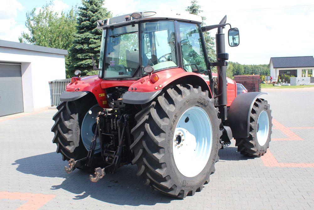 Ciągnik z Ładowaczem czołowym Tur Massey Fergusson 6475  z tuzem  6480