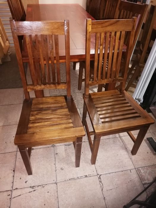 Stół +sześć krzeseł drewno tekowe