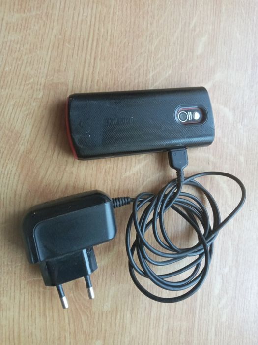 Продам кнопковий телефон Samsung GT E2121B