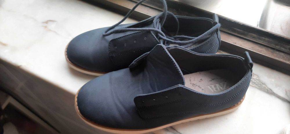 Sapato ZARA Criança N° 34 Novo Entrego em Alfragide