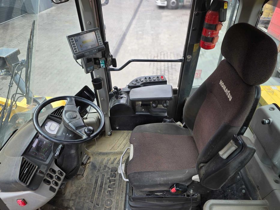 Фронтальний навантажувач Komatsu WA380-7