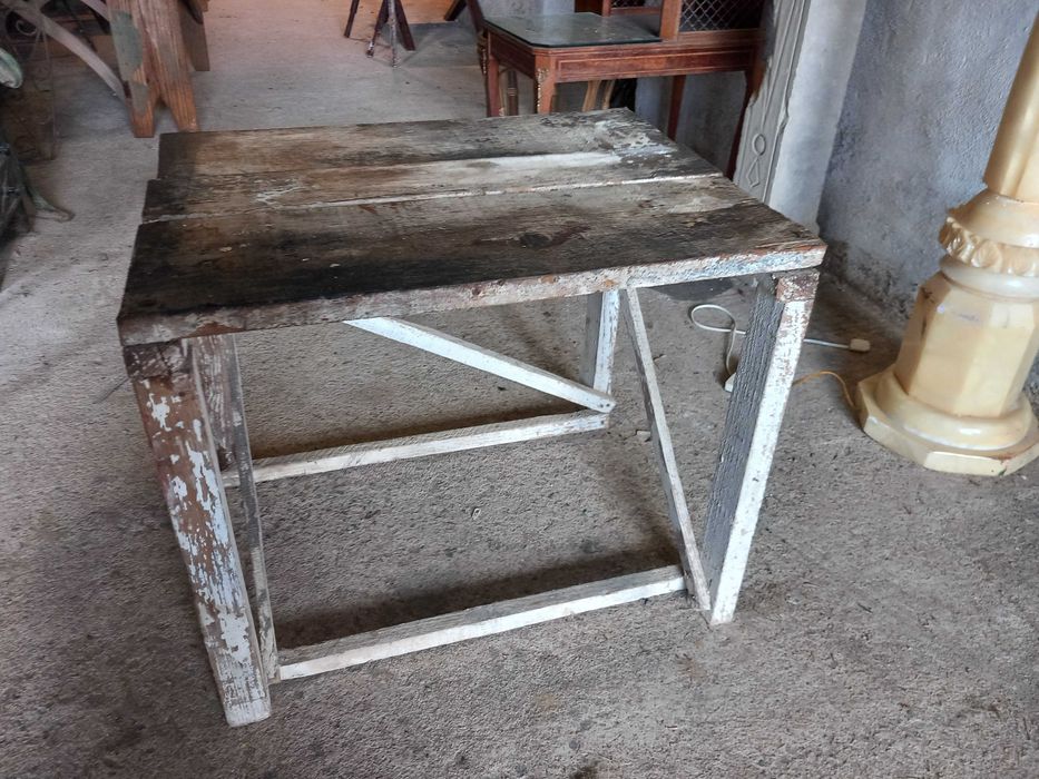 Mesa de trabalho de madeide pinho, antiga, bom estado, estrutura em X