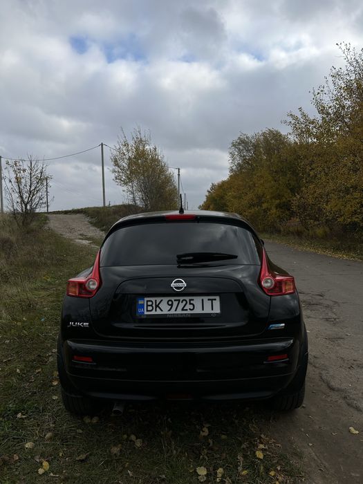 Ніссан жук 2011 рік