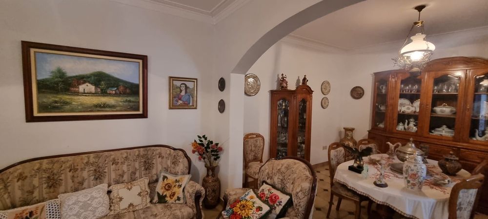 Moradia T4 em Santa Vitória – venda particular