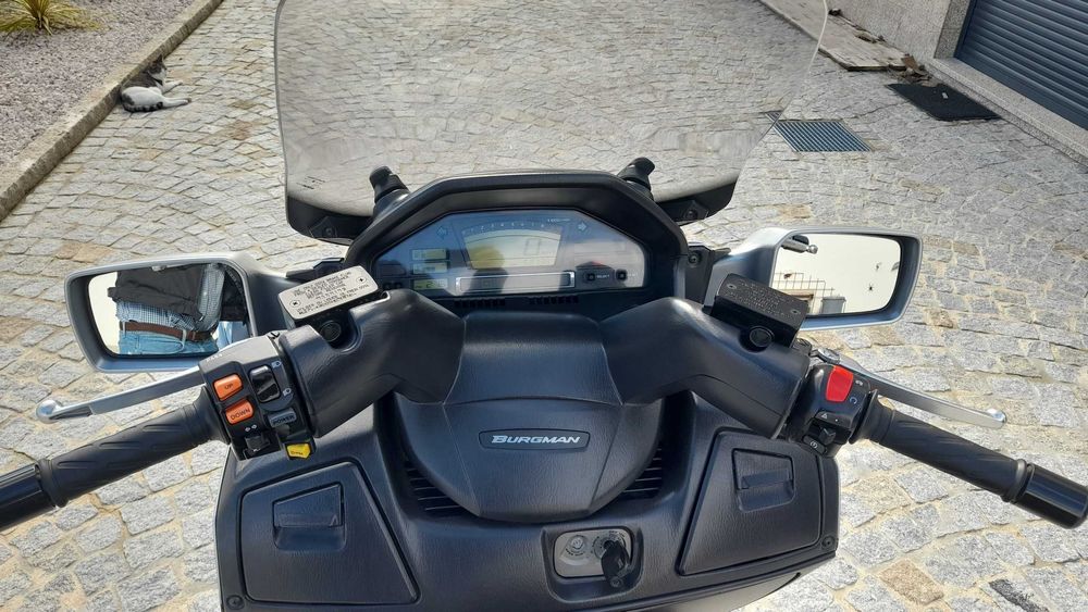 Suzuki Burgman 650 (55cv) de 2004 excelente estado