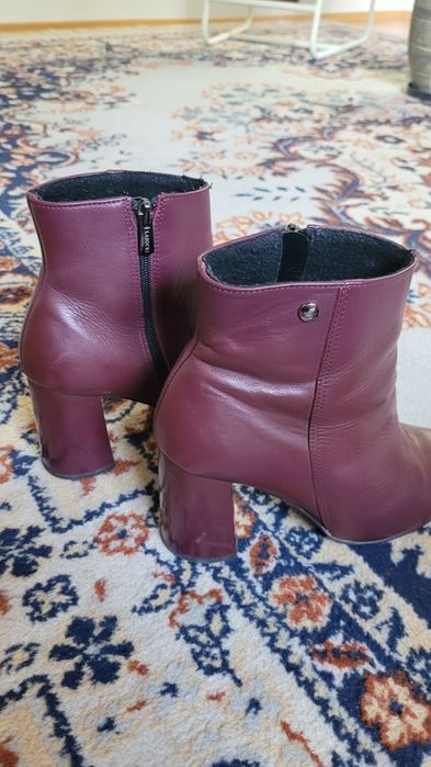 Burgundowe botki Lasocki