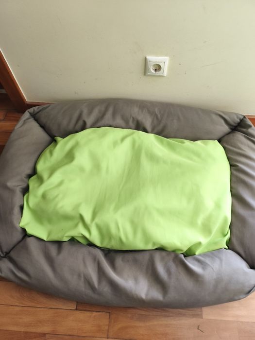Cama para cão/ gato 1.10 mt.x0.80 cm.