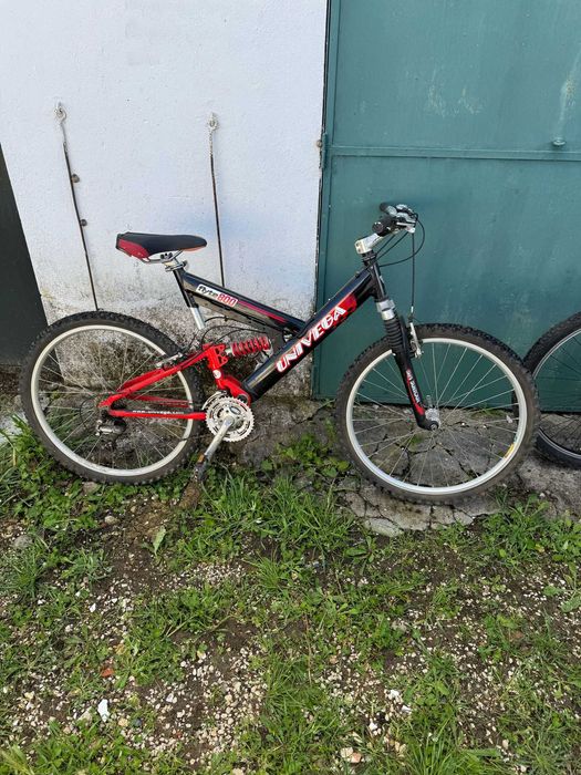 Bicicleta de montanha com suspensão Univega Flyte 800