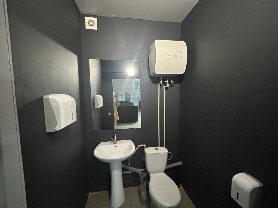Оренда фасадного приміщення 64 м² + тераса. Район котеджів