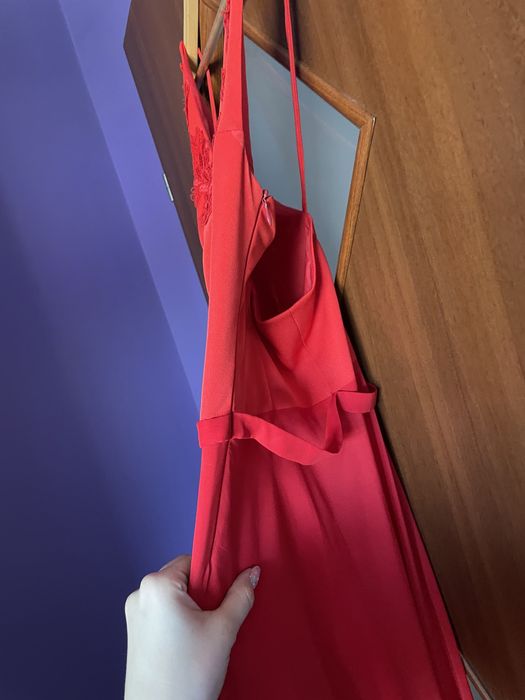 Czerwona sukienka dluga