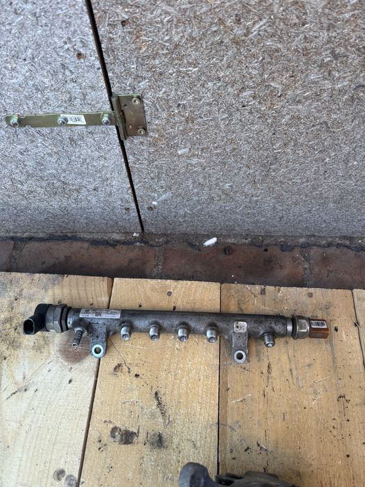 Listwa wtryskowa czujnik Vw golf VI 6 2.0 tdi