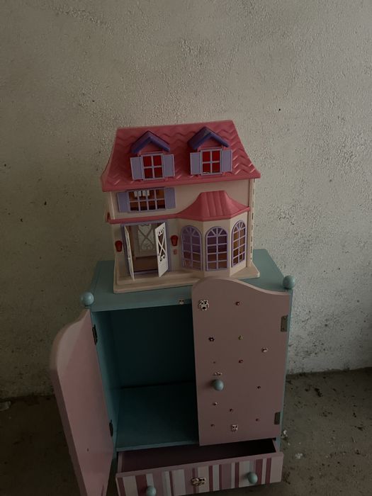 Brinquedo armario e casinha