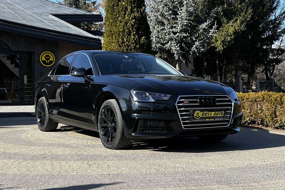 Audi   A4   2019