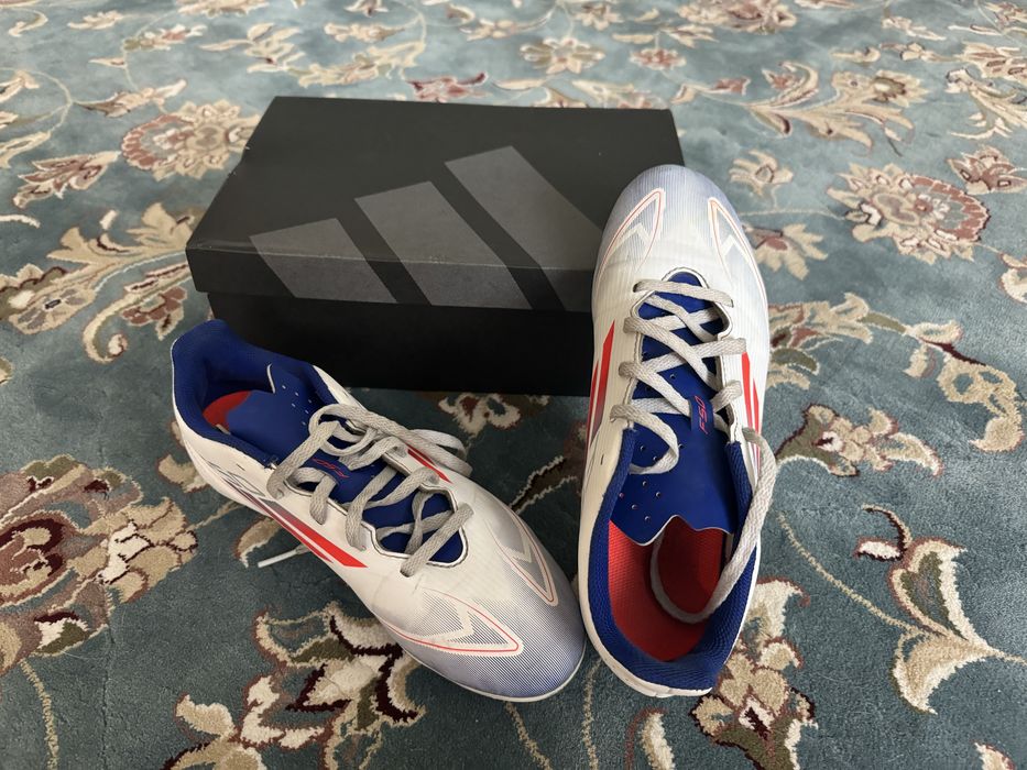 Бутси   футбольні   адідас     38 розмір