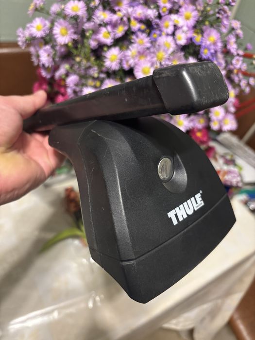 Багажник  Thule на Skoda octavia tour (штатні місця) і не тільки