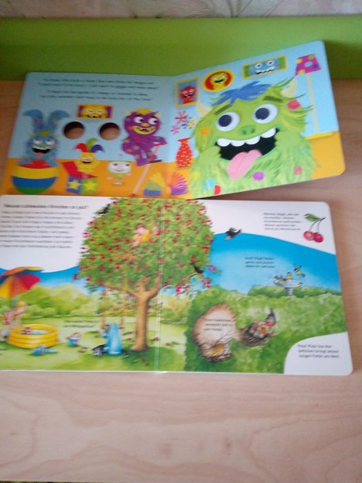 Книги дитячі на англійській мові 2 штуки.