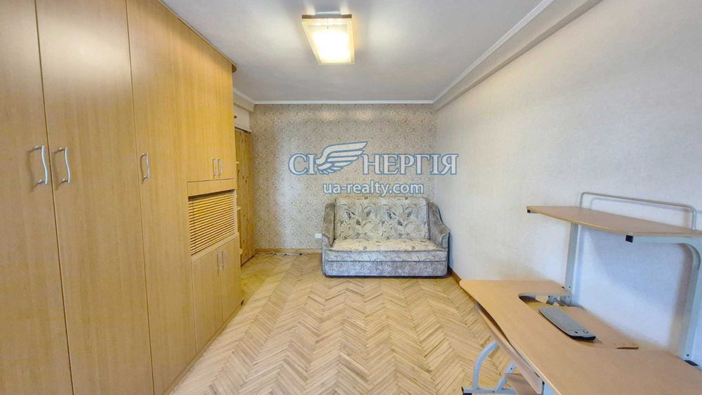 1-кім Каунаська, 10 Дарницька площа