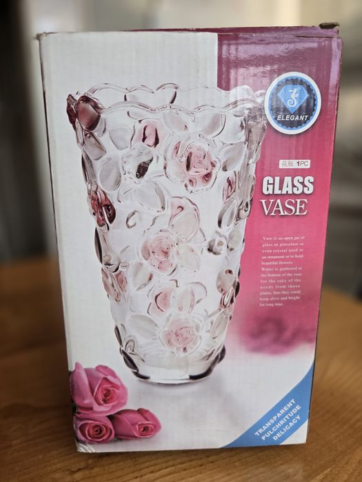 Ваза для квітів зі скла