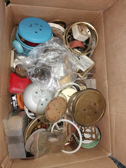 Relogios antigos  despertadores grande lote para peças e restauros