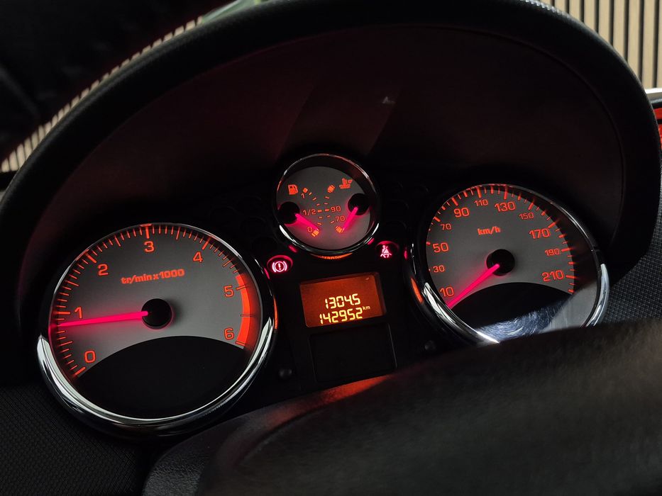 Peugeot 207 1.4HDI - 142.000KM | GARANTIA | NACIONAL