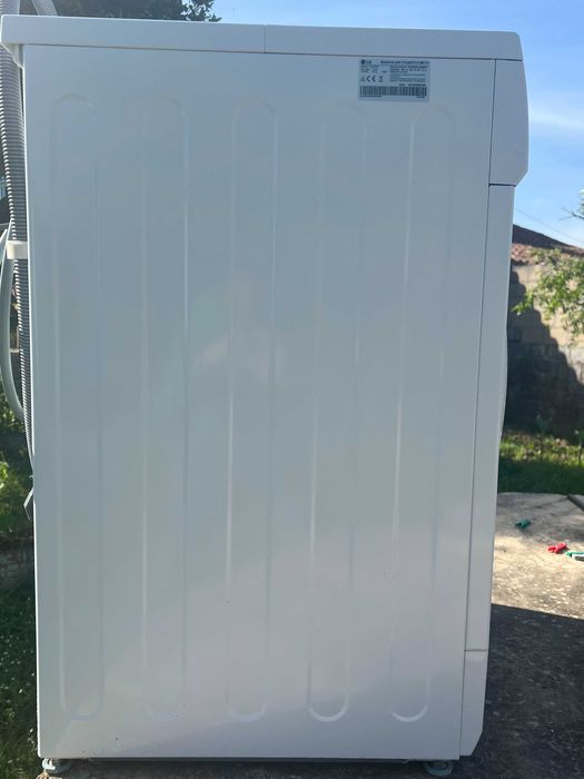 Máquina de lavar LG-F4J3TN3W