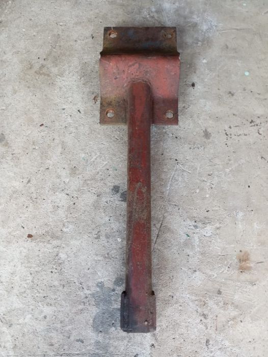 Кріплення / тримач стійки (лапи)