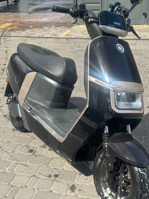 Продам скутер AIMA A700