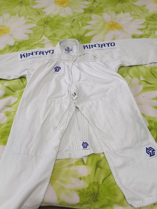 Продам кімоно 140 розмір