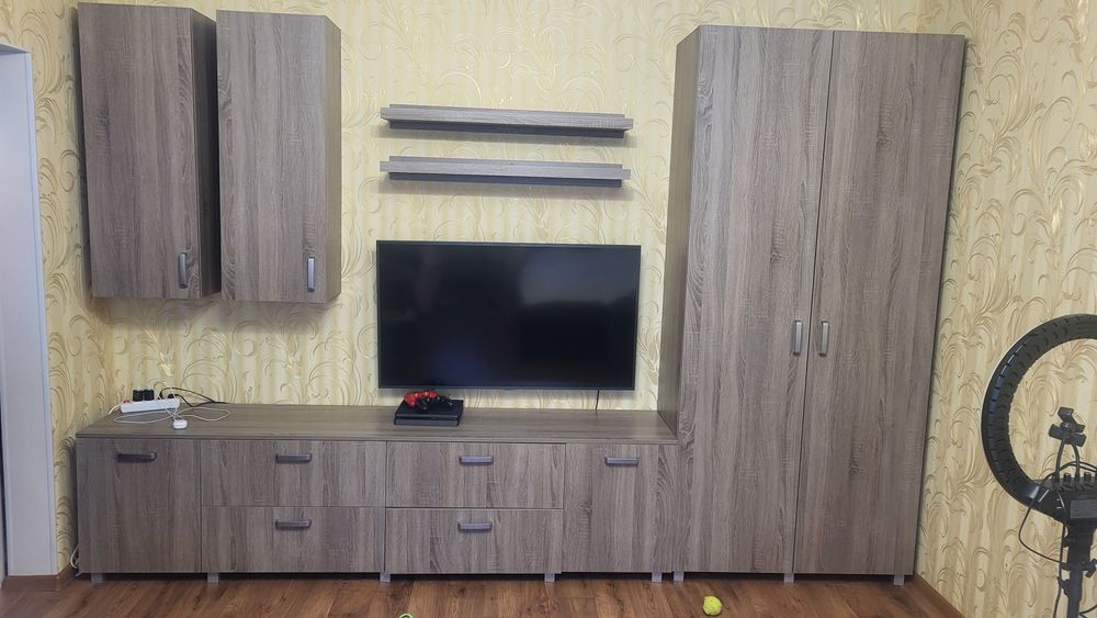 Продам стінку                 .