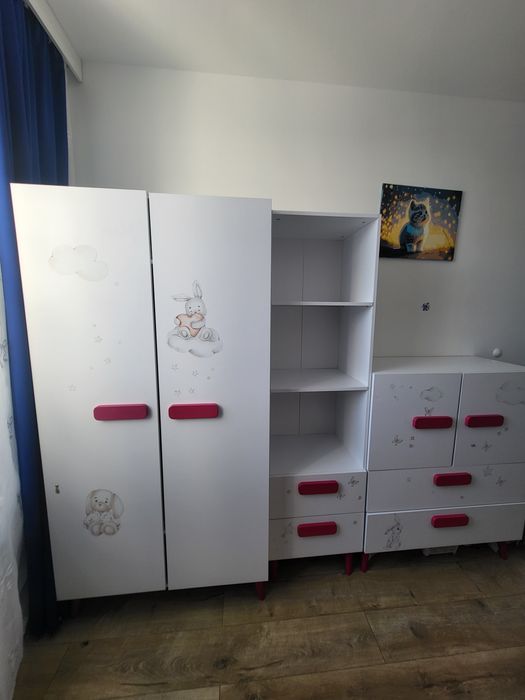 Białe meble dla dziewczynki
