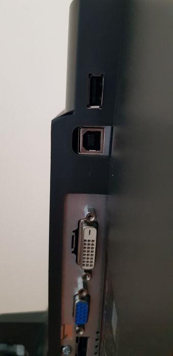 Monitor lenovo 24" ThinkVision